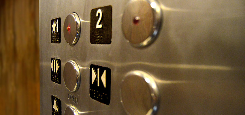 Elementos de seguridad en el ascensor