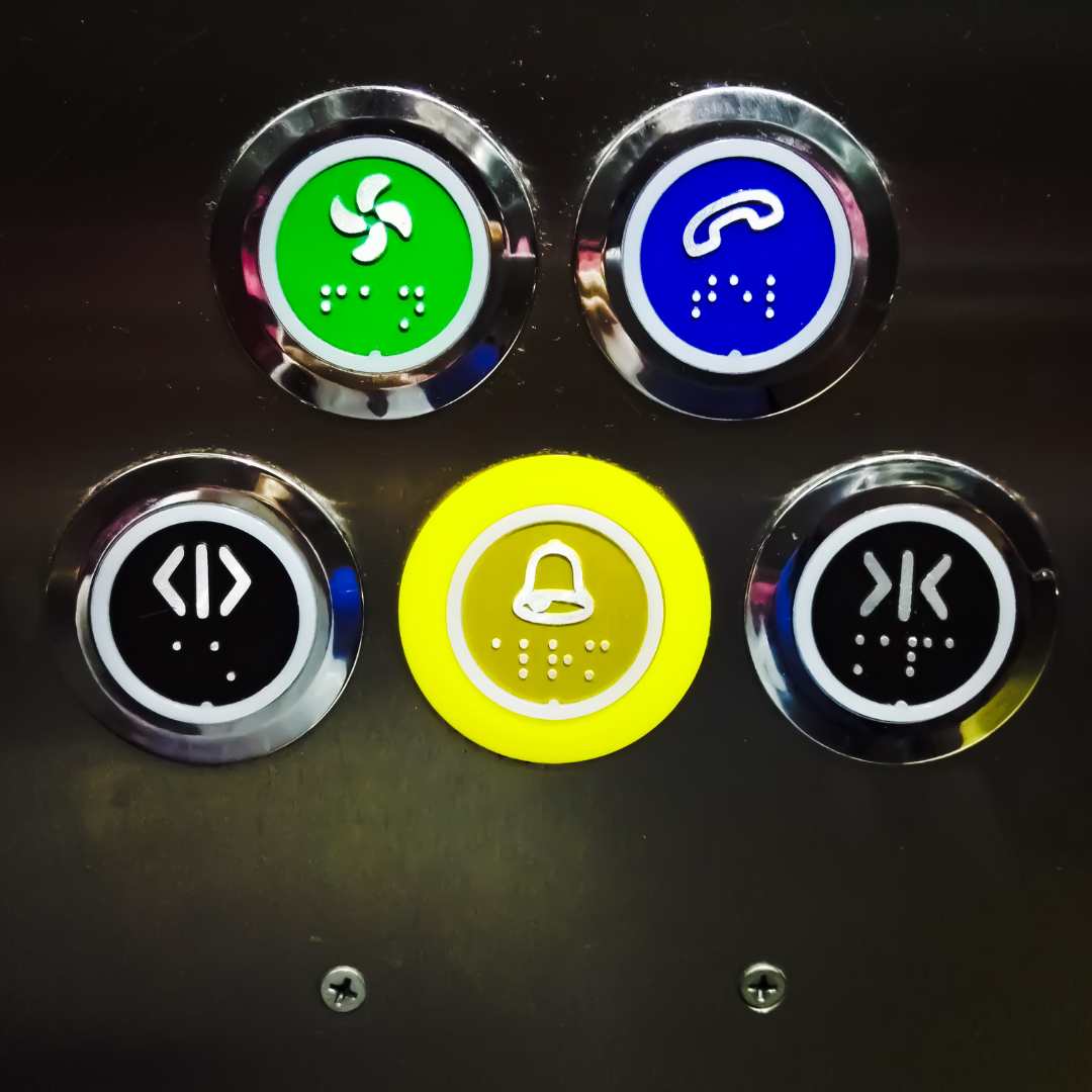 Botones de seguridad de un ascensor