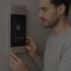 Ascensor con sistema de control por voz